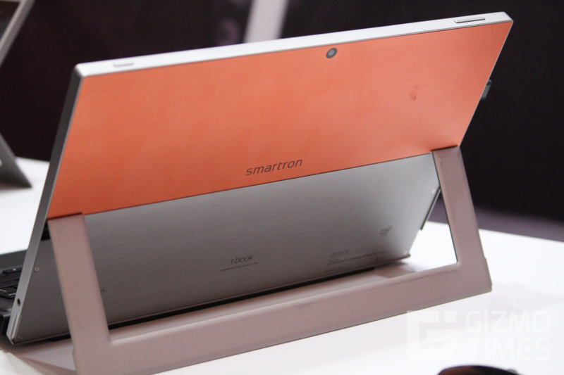 Smartron t-book kickstand