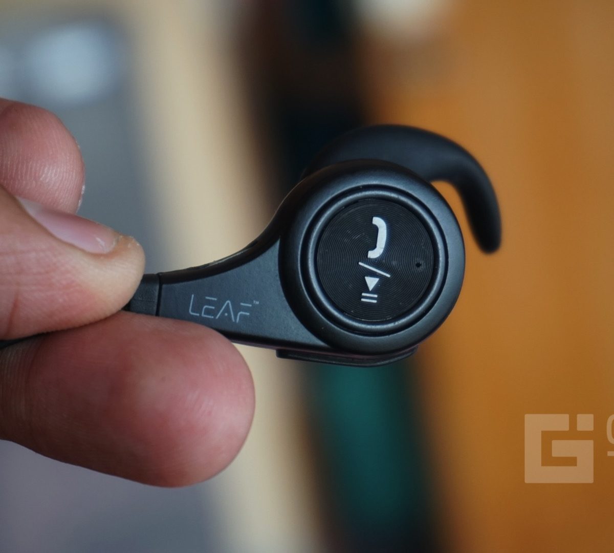 leaf ear bluetooth earphone