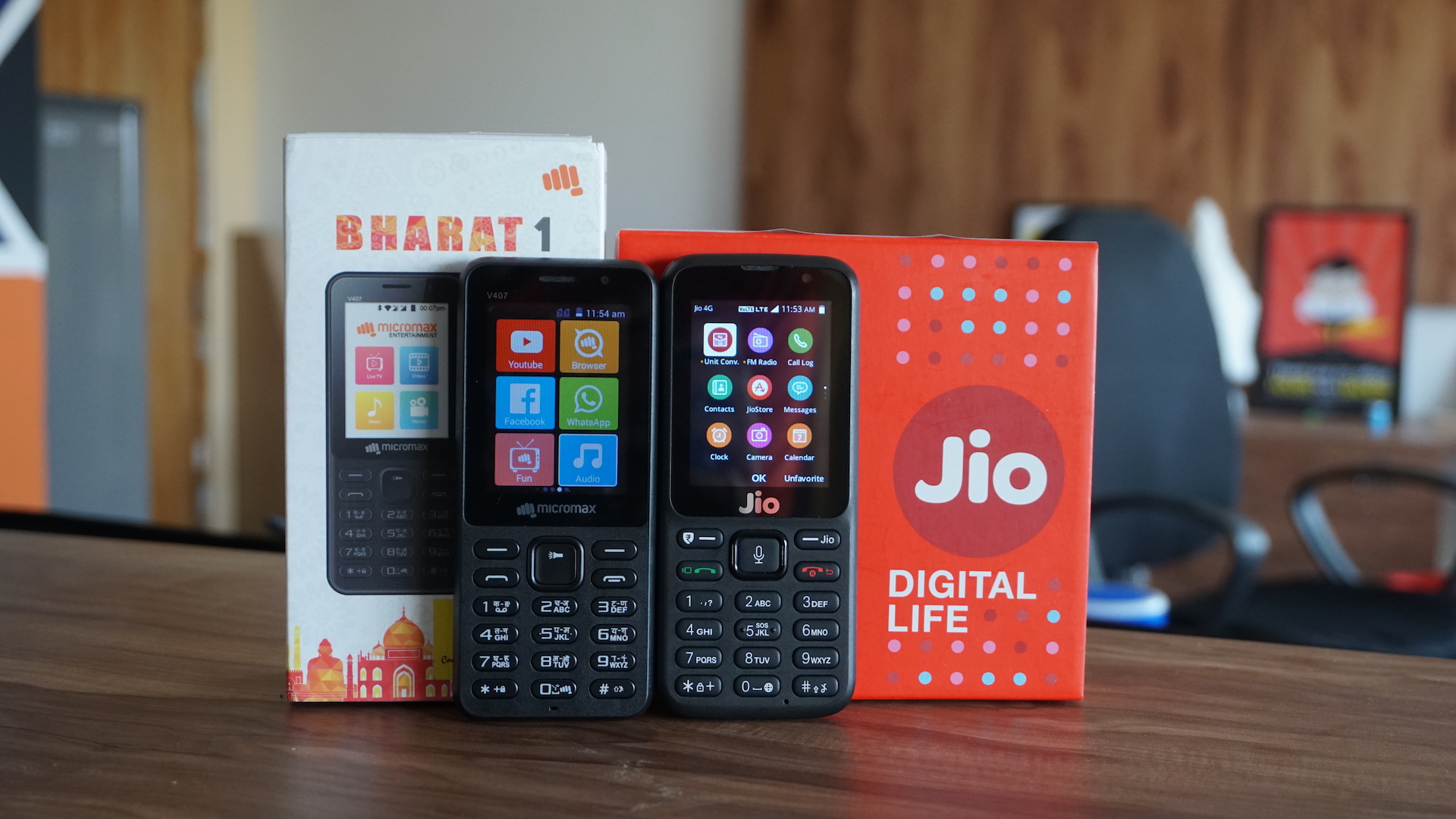 Micromax Bharat 1 vs JioPhone