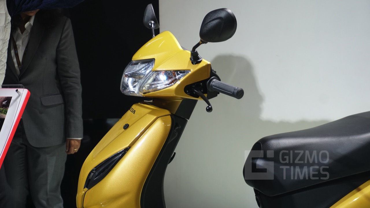 Honda Activa 5G Side Front Gizmo Times