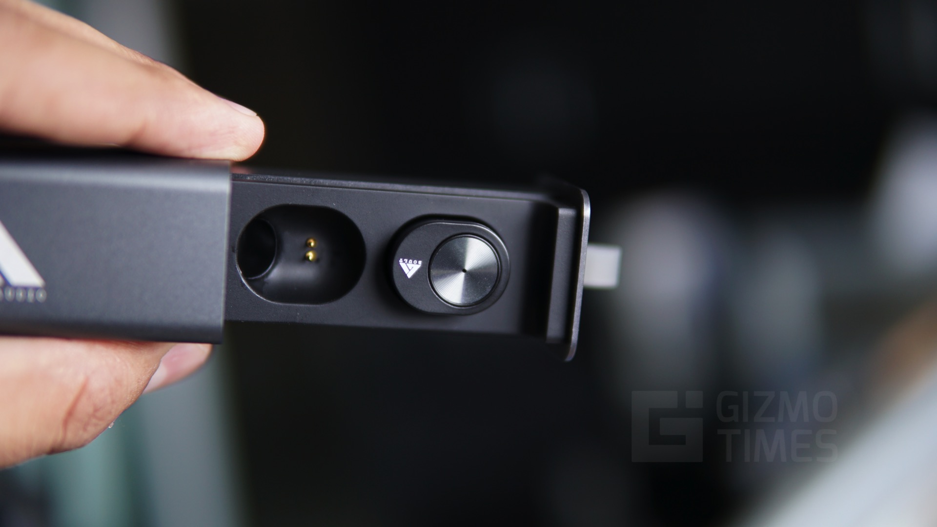 capsule wireless earbuds