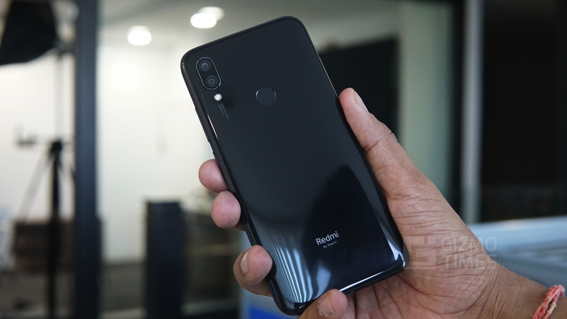 Xiaomi Redmi Y3 Back Gizmo Times